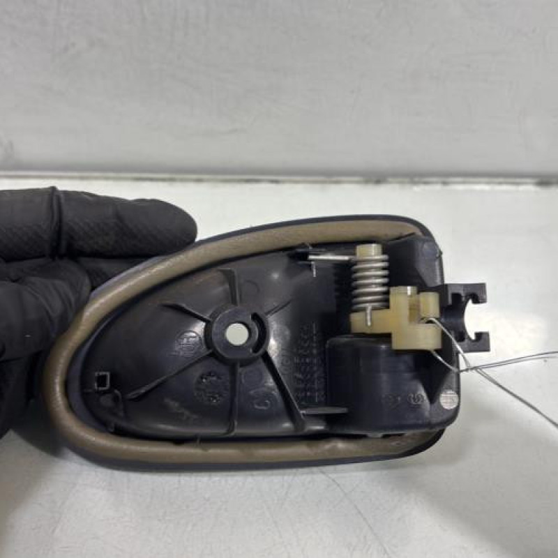 Poignee interieur avant gauche RENAULT SCENIC 1 Photo n°2