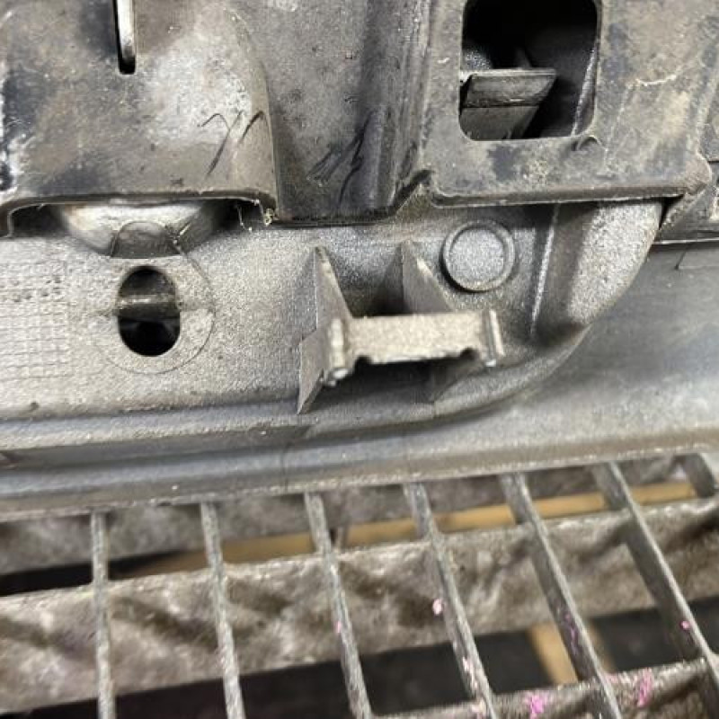 Calandre PEUGEOT PARTNER 1 Photo n°4