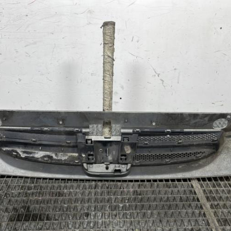 Calandre PEUGEOT PARTNER 1 Photo n°5