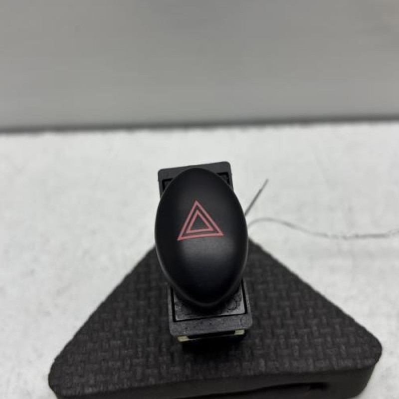 Bouton de warning ROVER 75 Photo n°1