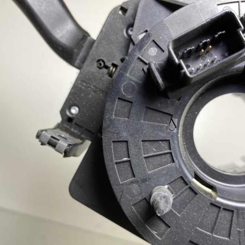 Com (Bloc Contacteur Tournant+Commodo Essuie Glace+Commodo Phare) VOLKSWAGEN POLO 5 Photo n°4