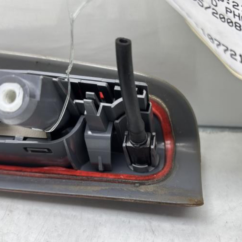 Feu arriere stop central OPEL CORSA D Photo n°5