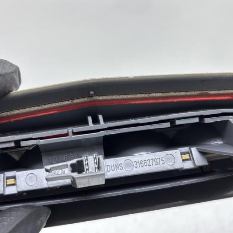 Feu arriere stop central OPEL CORSA D Photo n°7