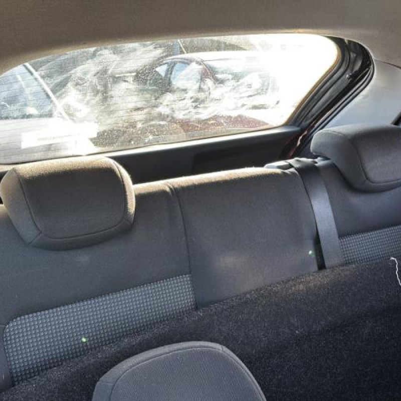 Feu arriere stop central OPEL CORSA D Photo n°18