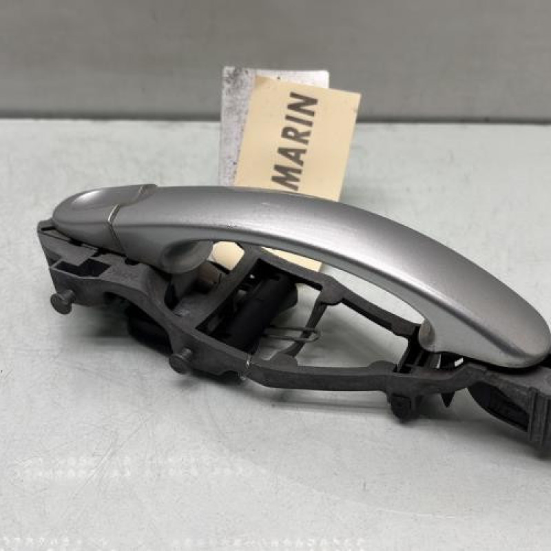 Poignee porte arriere droit VOLKSWAGEN GOLF PLUS Photo n°2