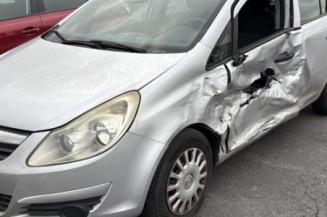 Custode avant gauche OPEL CORSA D