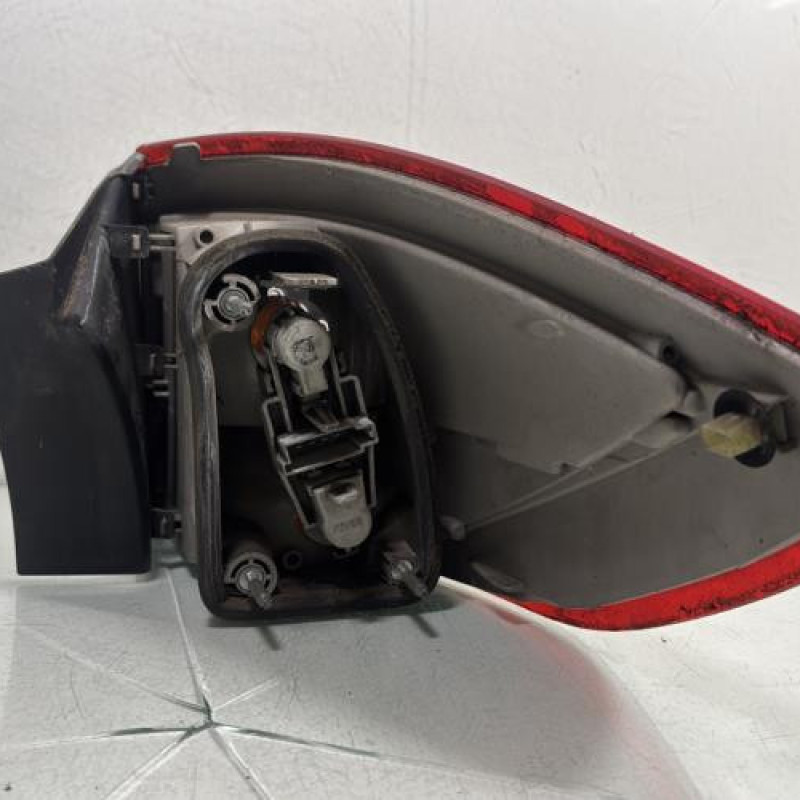 Feu arriere principal gauche (feux) FORD MONDEO 3 Photo n°2