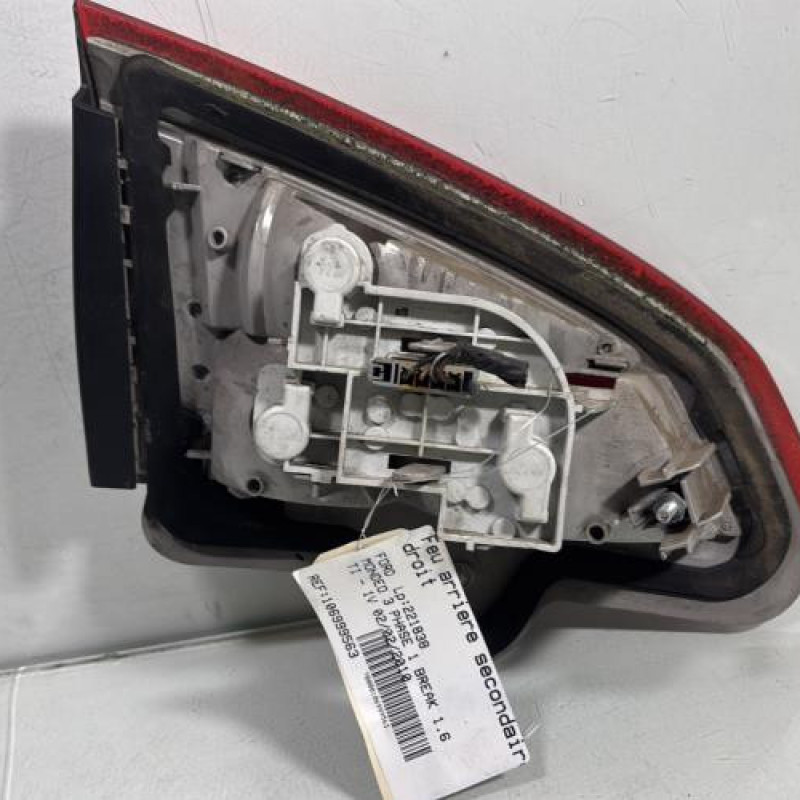 Feu arriere secondaire droit (feux) FORD MONDEO 3 Photo n°3