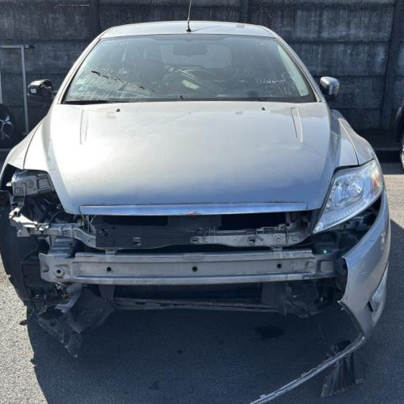 Feu arriere secondaire droit (feux) FORD MONDEO 3 Photo n°11