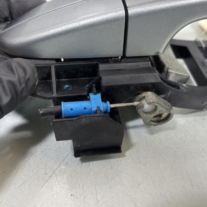 Poignee porte avant droit FORD MONDEO 3 Photo n°4