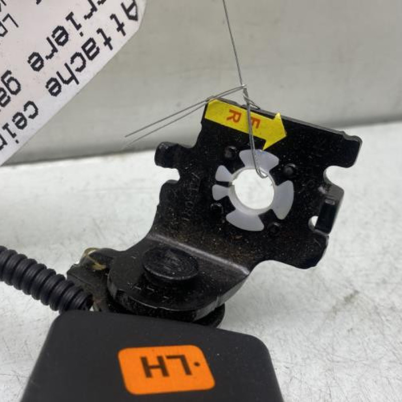 Attache ceinture arriere gauche HYUNDAI I 10 2 Photo n°3