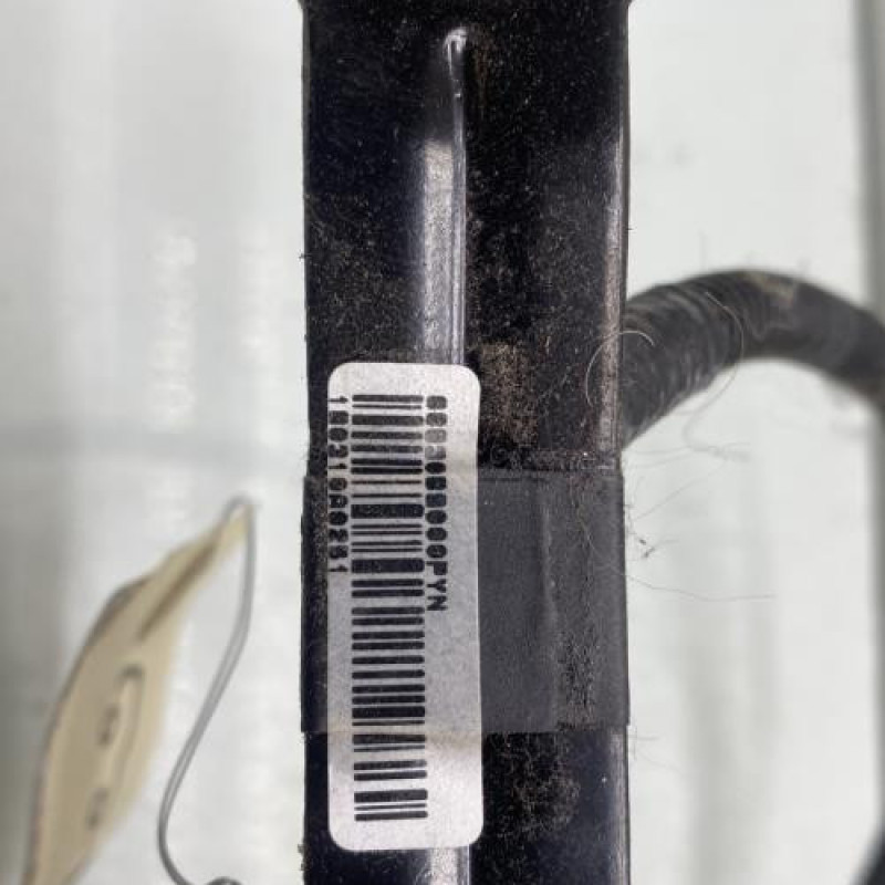 Attache ceinture avant gauche HYUNDAI I 10 2 Photo n°4