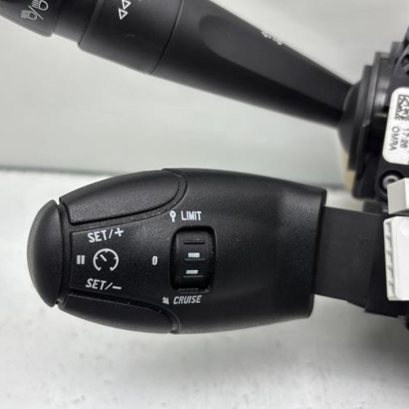 Com (Bloc Contacteur Tournant+Commodo Essuie Glace+Commodo Phare) PEUGEOT 208 1 Photo n°4