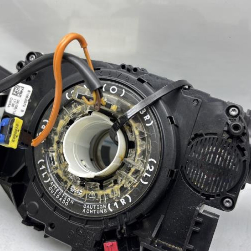 Com (Bloc Contacteur Tournant+Commodo Essuie Glace+Commodo Phare) PEUGEOT 208 1 Photo n°6