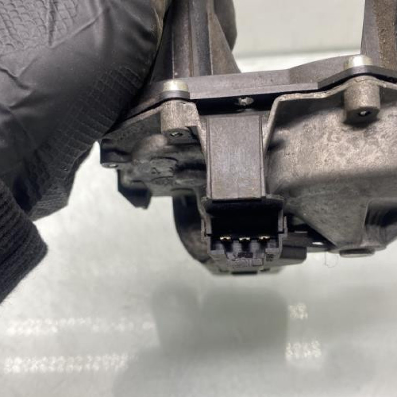 Moteur essuie glace arriere OPEL CORSA C Photo n°3
