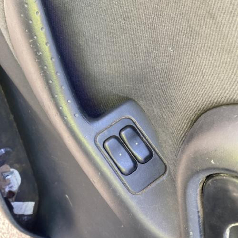 Moteur essuie glace arriere OPEL CORSA C Photo n°14