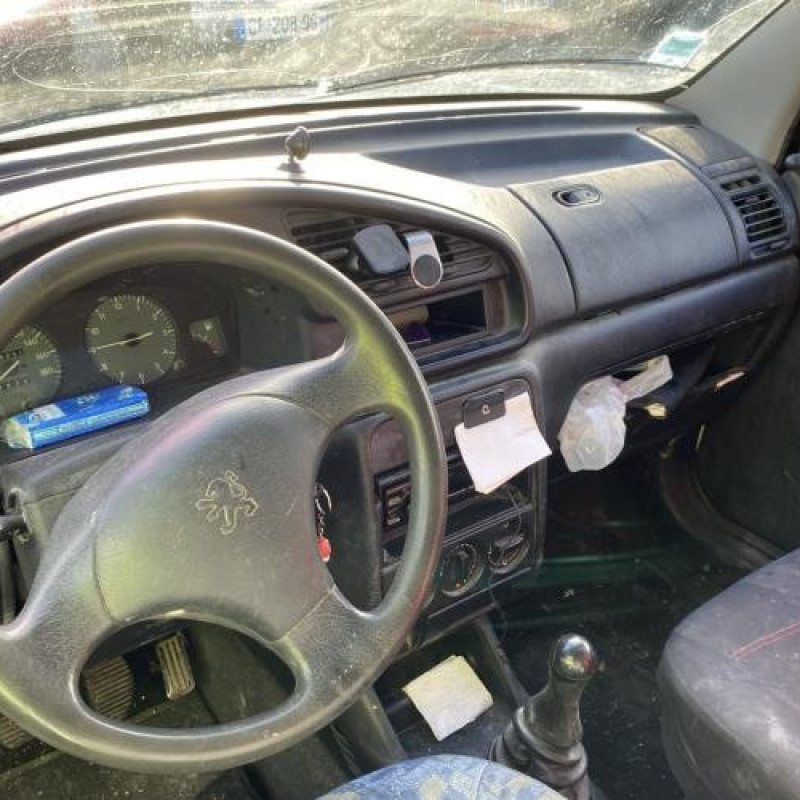 Pompe de direction PEUGEOT PARTNER 1 Photo n°14