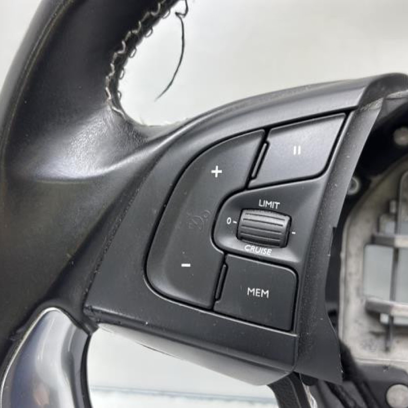 Volant DS DS5 Photo n°6