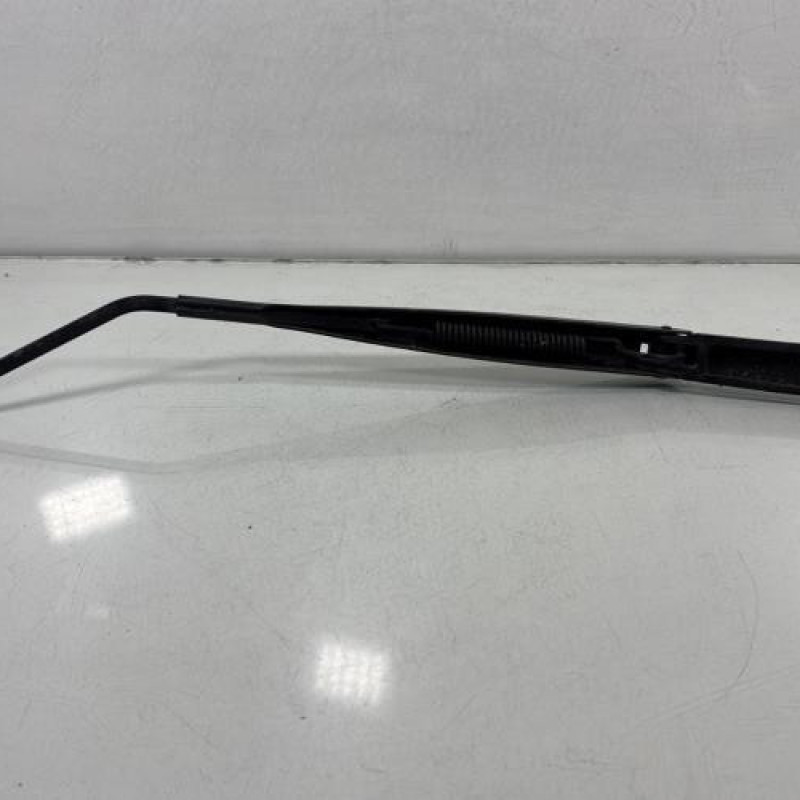 Bras essuie glace avant droit CHEVROLET ORLANDO Photo n°1