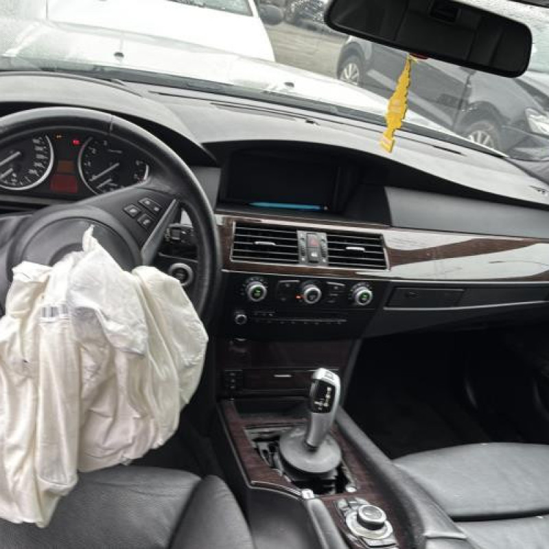 Volant BMW SERIE 5 E61 Photo n°16
