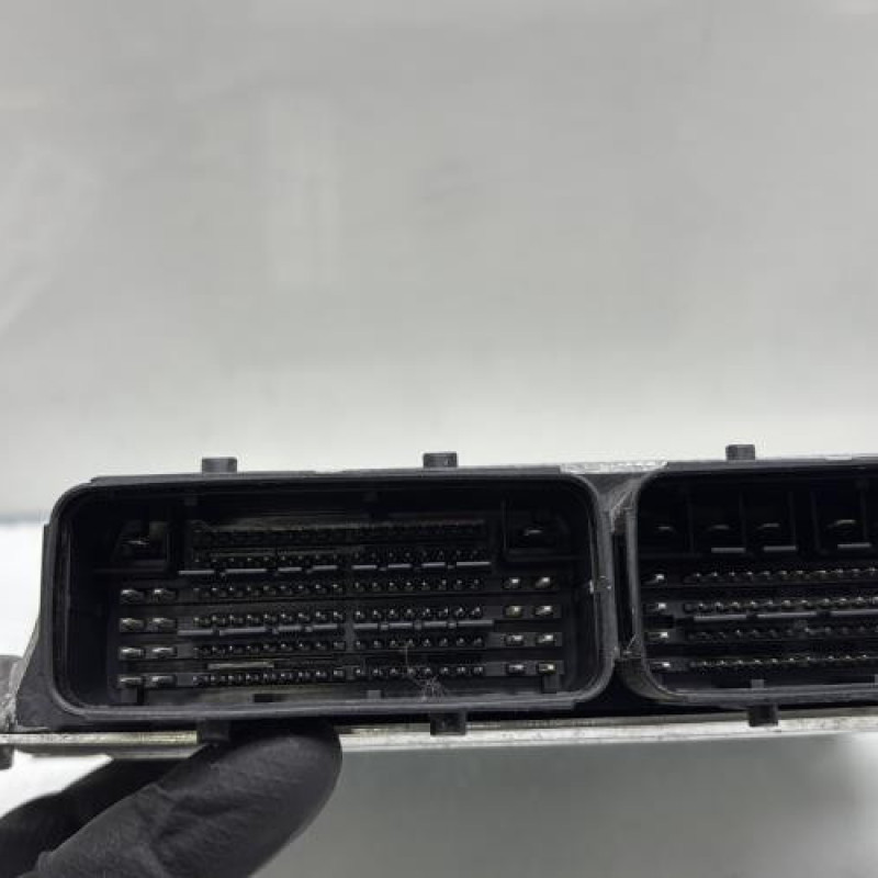 Calculateur moteur PEUGEOT 208 1 Photo n°3