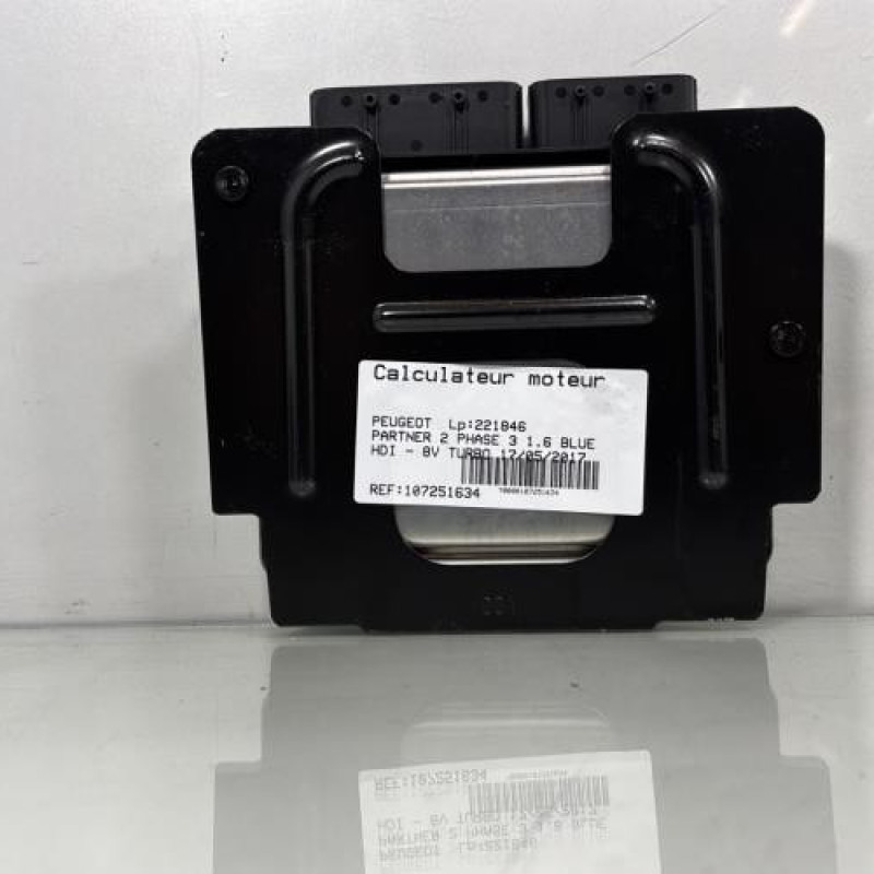 Calculateur moteur PEUGEOT PARTNER 2 Photo n°1