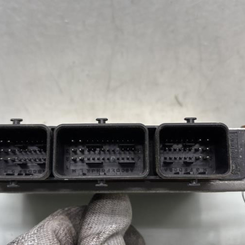 Calculateur moteur RENAULT LAGUNA 2 Photo n°3