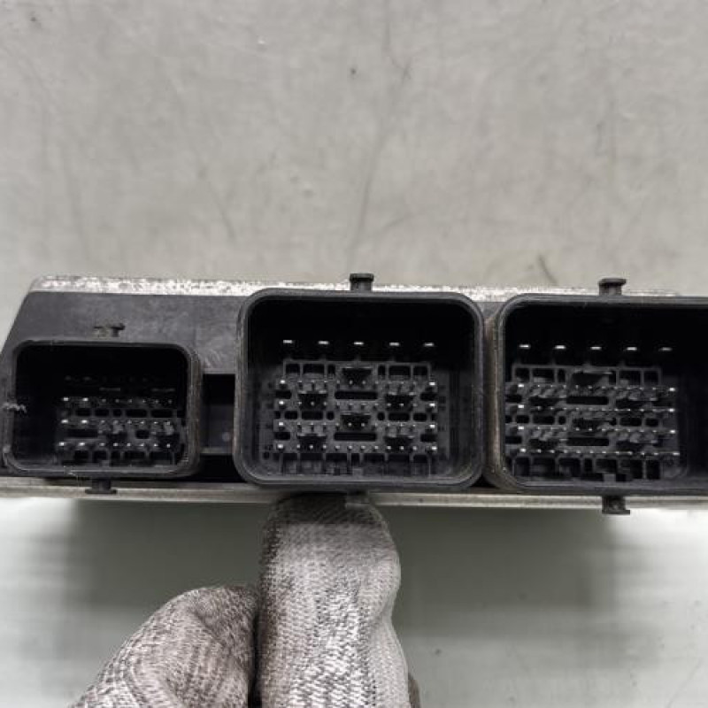 Calculateur moteur CITROEN C3 2 Photo n°3