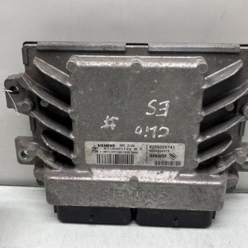 Calculateur moteur RENAULT CLIO 2 Photo n°1