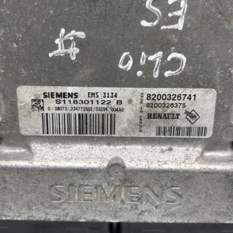 Calculateur moteur RENAULT CLIO 2 Photo n°2