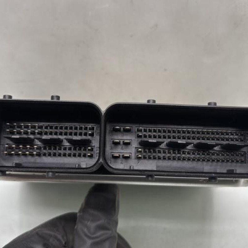 Calculateur moteur VOLKSWAGEN TOURAN 1 Photo n°3