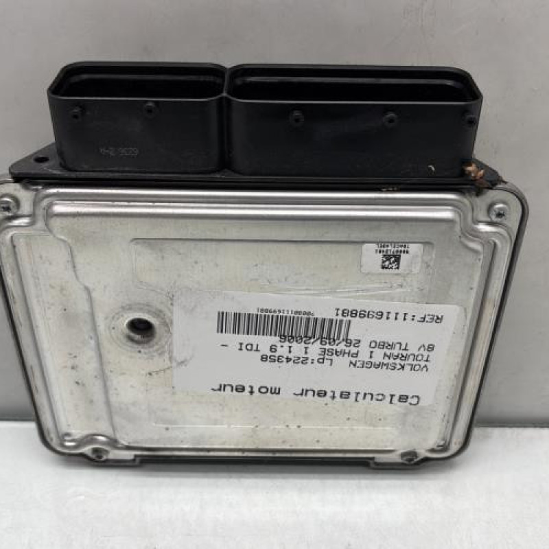 Calculateur moteur VOLKSWAGEN TOURAN 1 Photo n°4