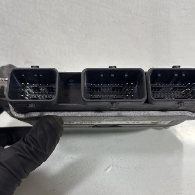 Calculateur moteur DACIA LODGY Photo n°3