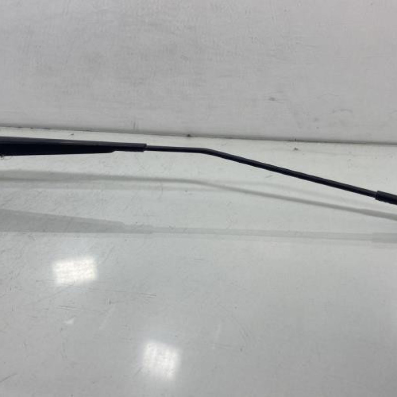 Bras essuie glace avant droit VOLKSWAGEN POLO 6 Photo n°1