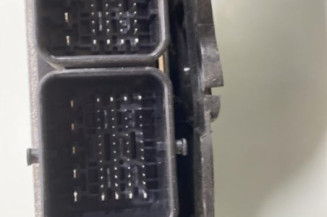 Calculateur moteur PEUGEOT 208 1