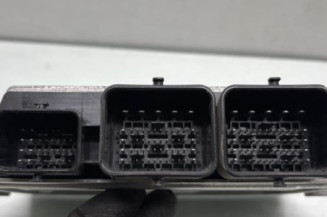 Calculateur moteur PEUGEOT 208 1