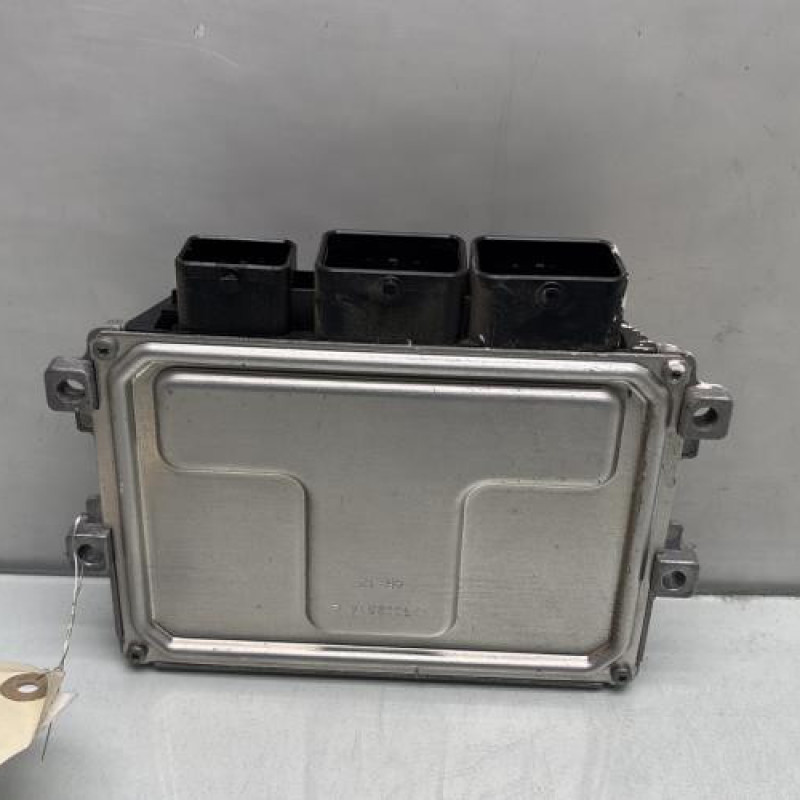 Calculateur moteur PEUGEOT 208 1 Photo n°4