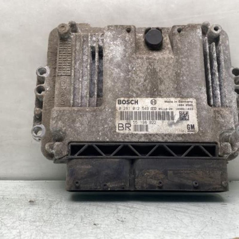 Calculateur moteur OPEL ZAFIRA B Photo n°3