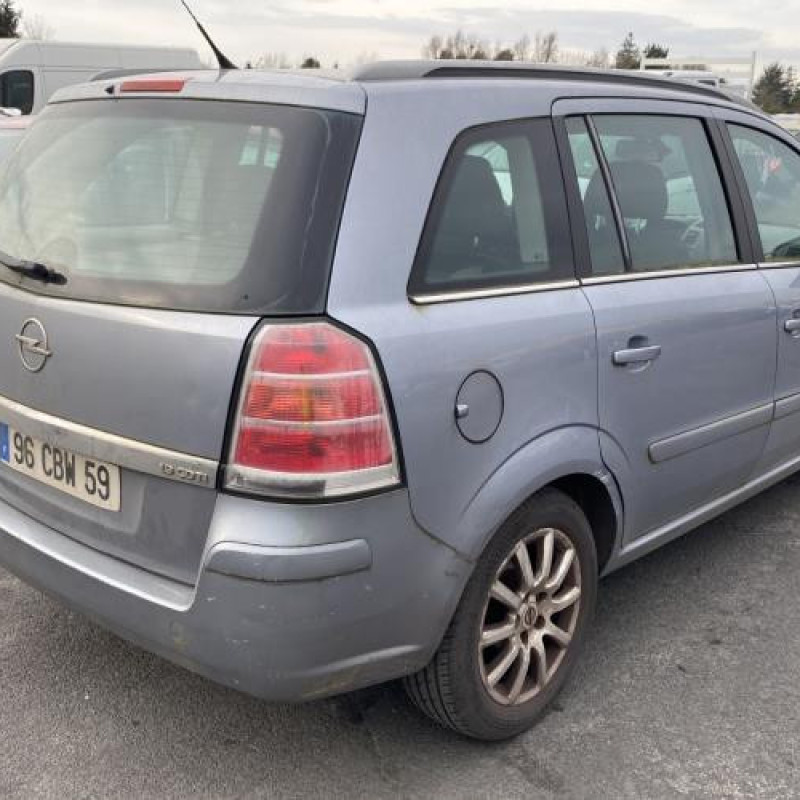 Calculateur moteur OPEL ZAFIRA B Photo n°7