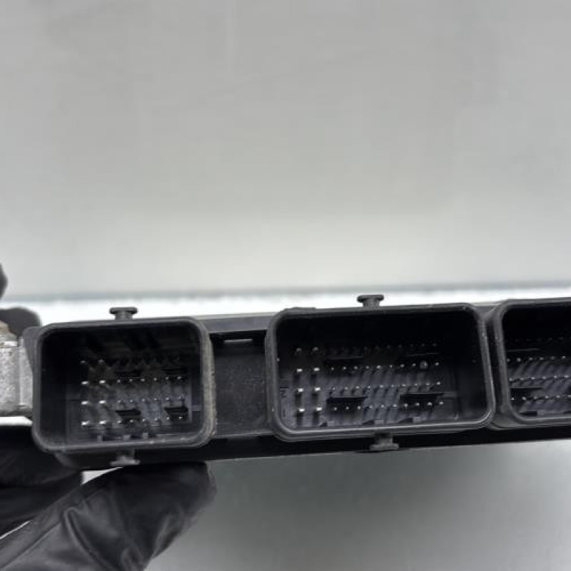 Calculateur moteur RENAULT TWINGO 2 Photo n°4