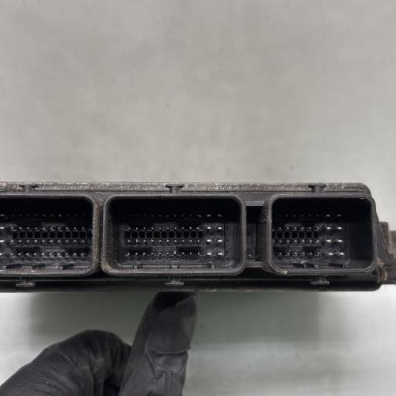 Calculateur moteur RENAULT CLIO 3 Photo n°3