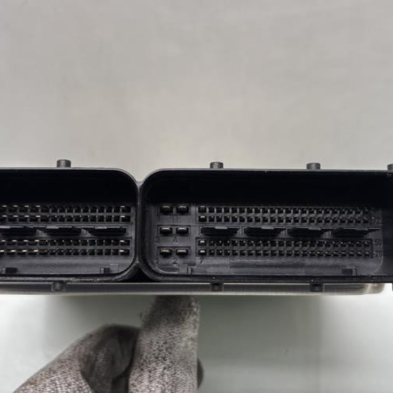 Calculateur moteur AUDI A6 3 Photo n°3