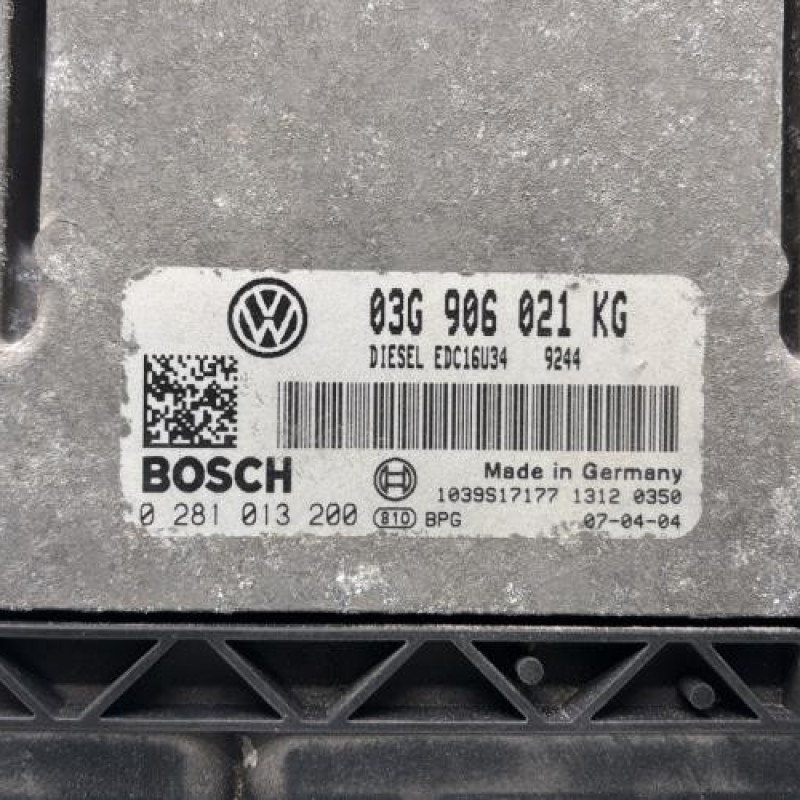 Calculateur moteur VOLKSWAGEN GOLF 5 Photo n°2