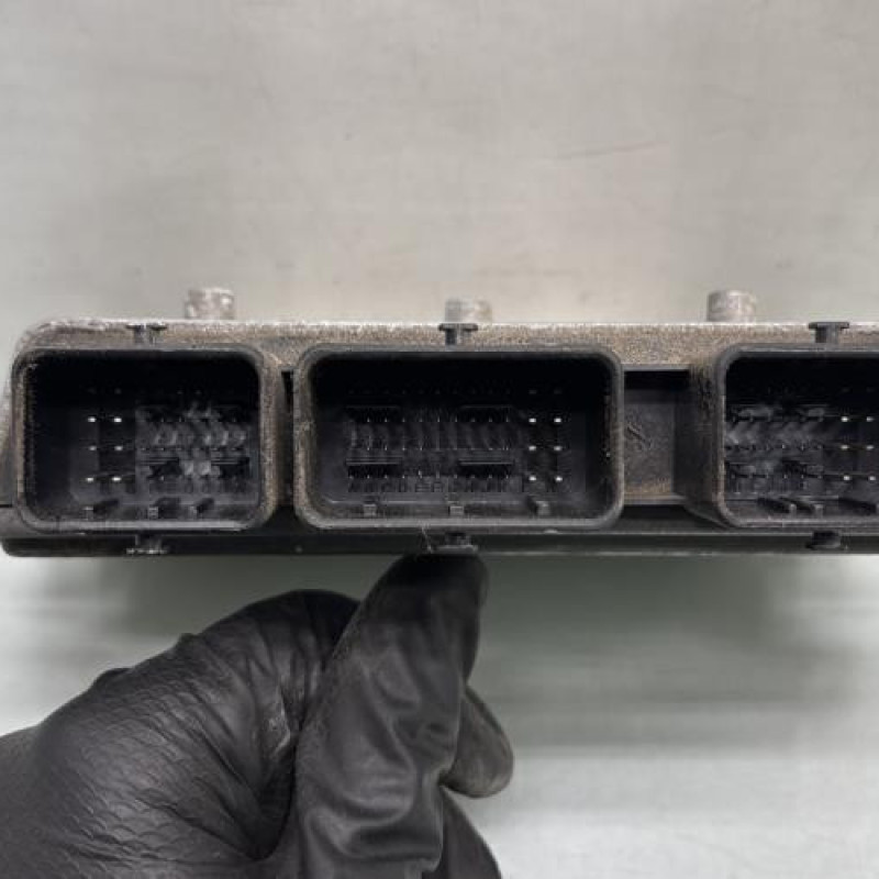Calculateur moteur FORD FIESTA 6 Photo n°3