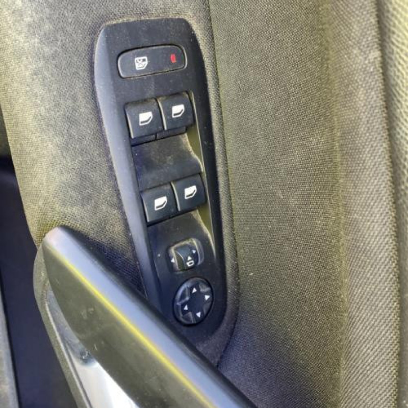 Ecran GPS PEUGEOT 308 2 Photo n°17