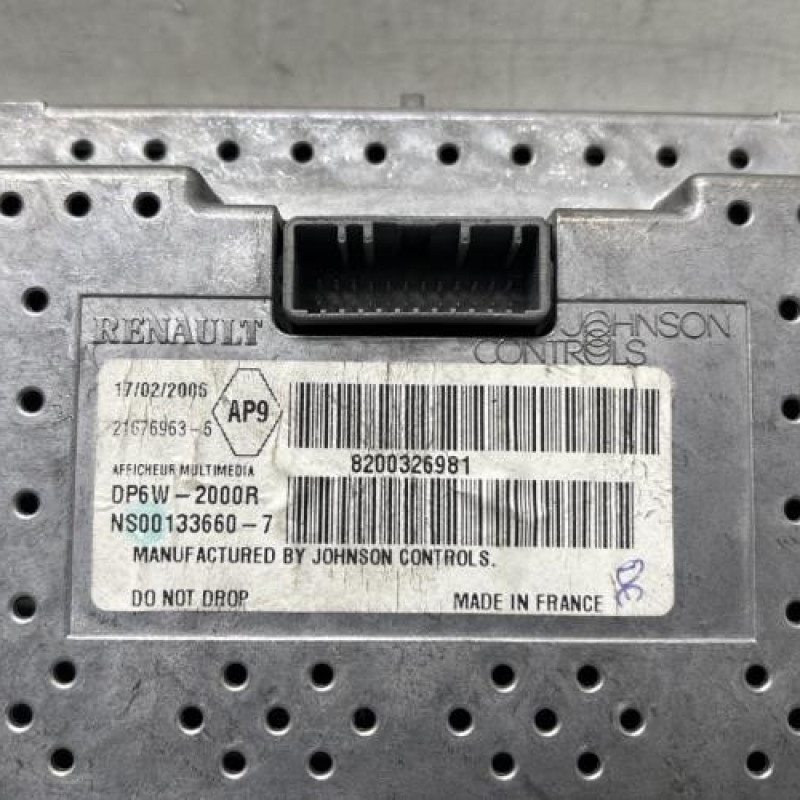 Ecran GPS RENAULT VEL SATIS Photo n°3