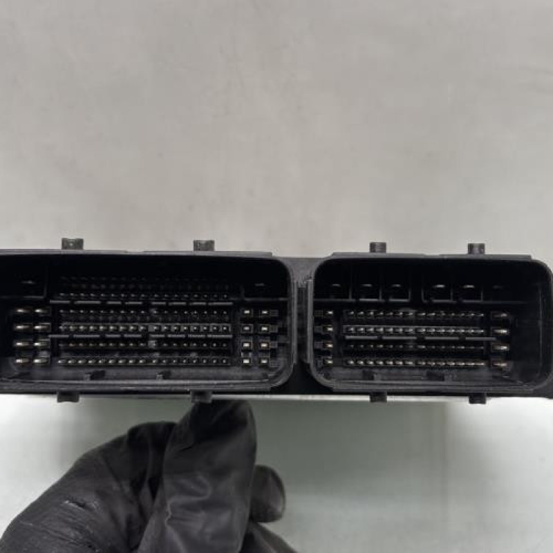 Calculateur moteur PEUGEOT 308 2 Photo n°3