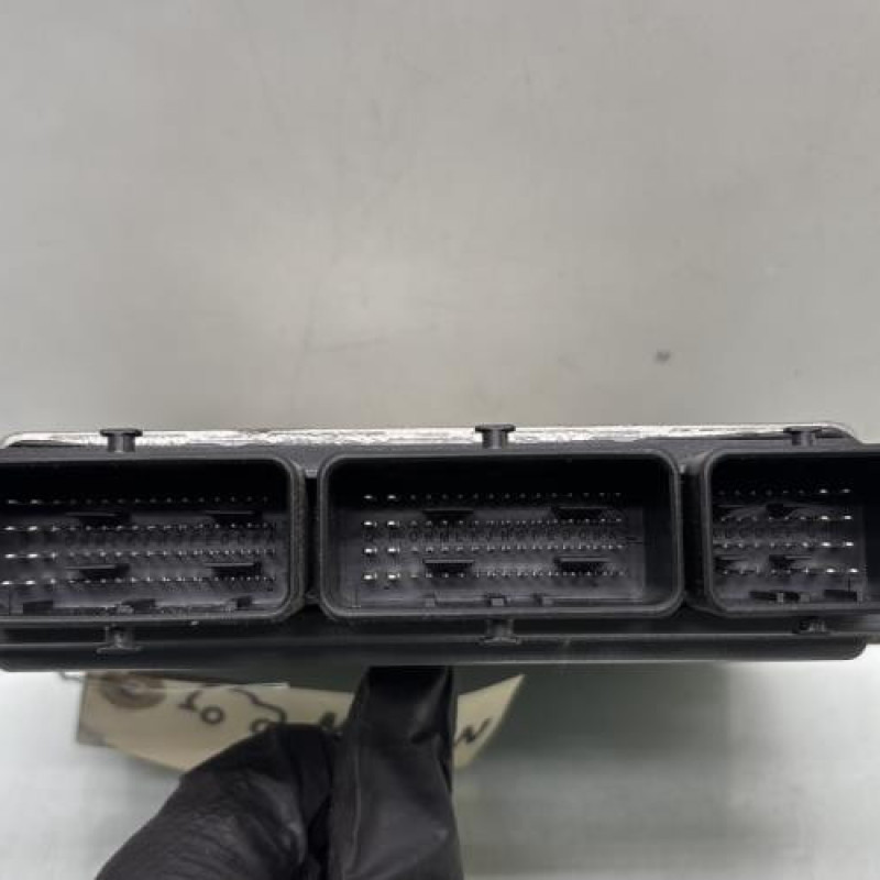 Calculateur moteur RENAULT MEGANE 4 Photo n°3