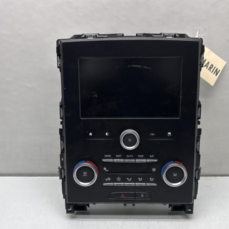 Ecran GPS RENAULT MEGANE 4 Photo n°1