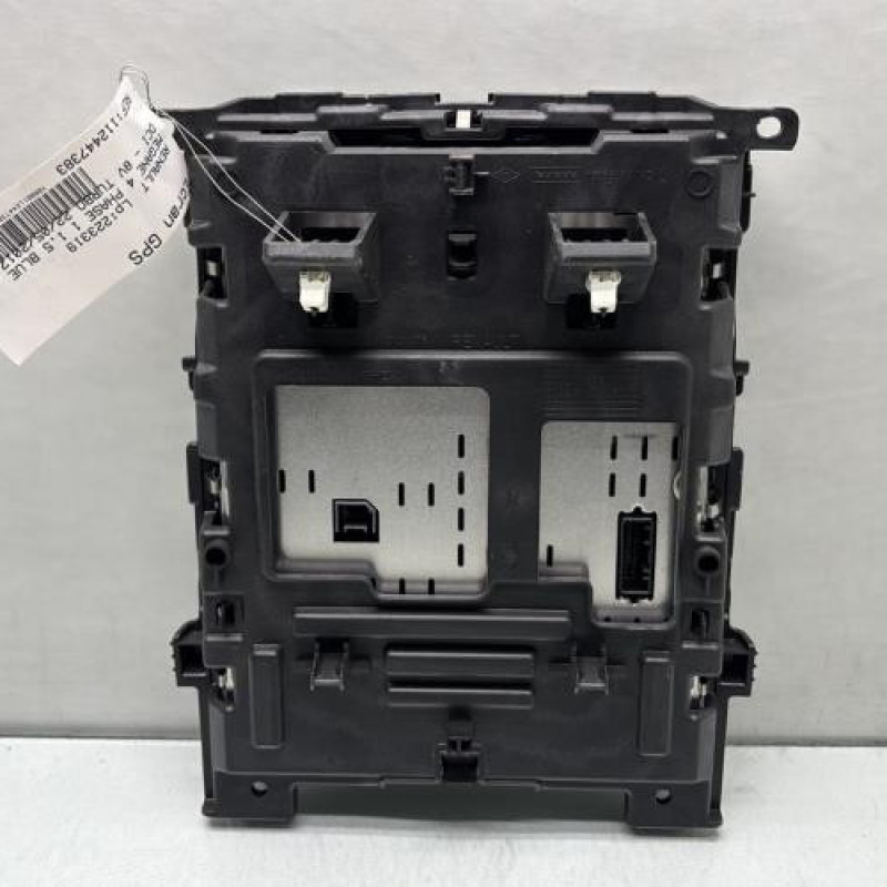 Ecran GPS RENAULT MEGANE 4 Photo n°4